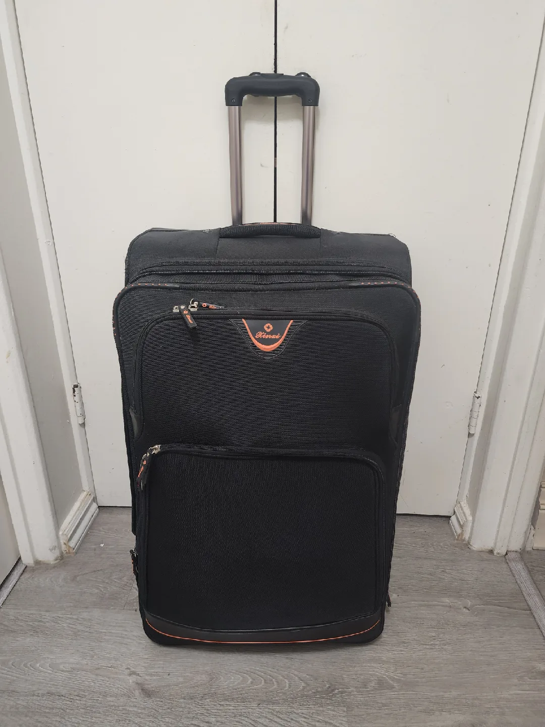 Heys Black checking Luggage. Big size in the set. image indicator(2)