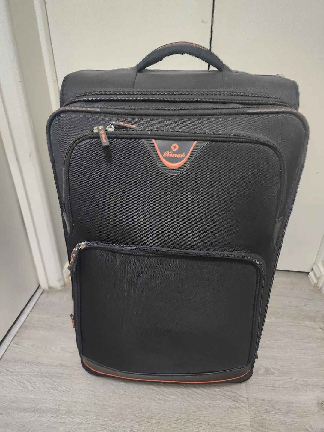 Heys Black checking Luggage. Big size in the set. image indicator(7)