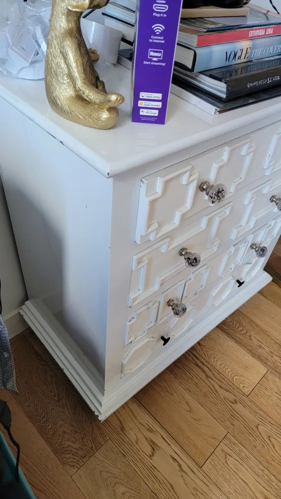 White 4-Drawer Dresser image indicator(2)