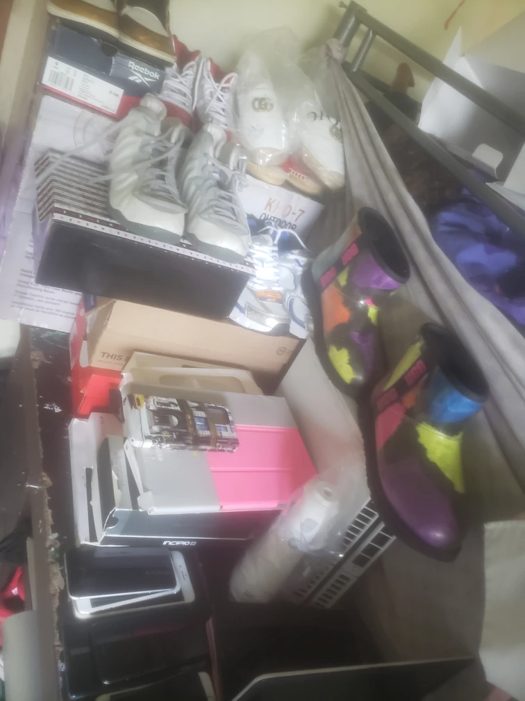 Mixed Lot: Phones, Shoes, Laptop, Boots, Accessories - photo 2