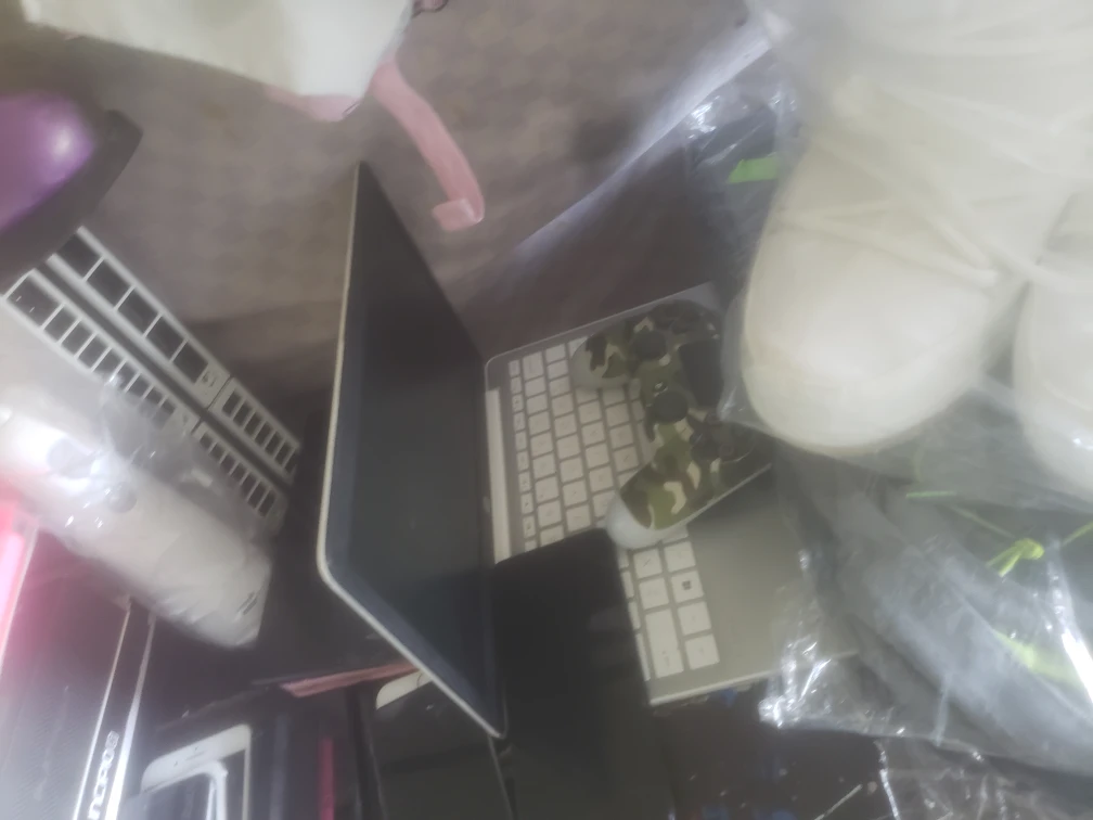 Mixed Lot: Phones, Shoes, Laptop, Boots, Accessories - photo 4