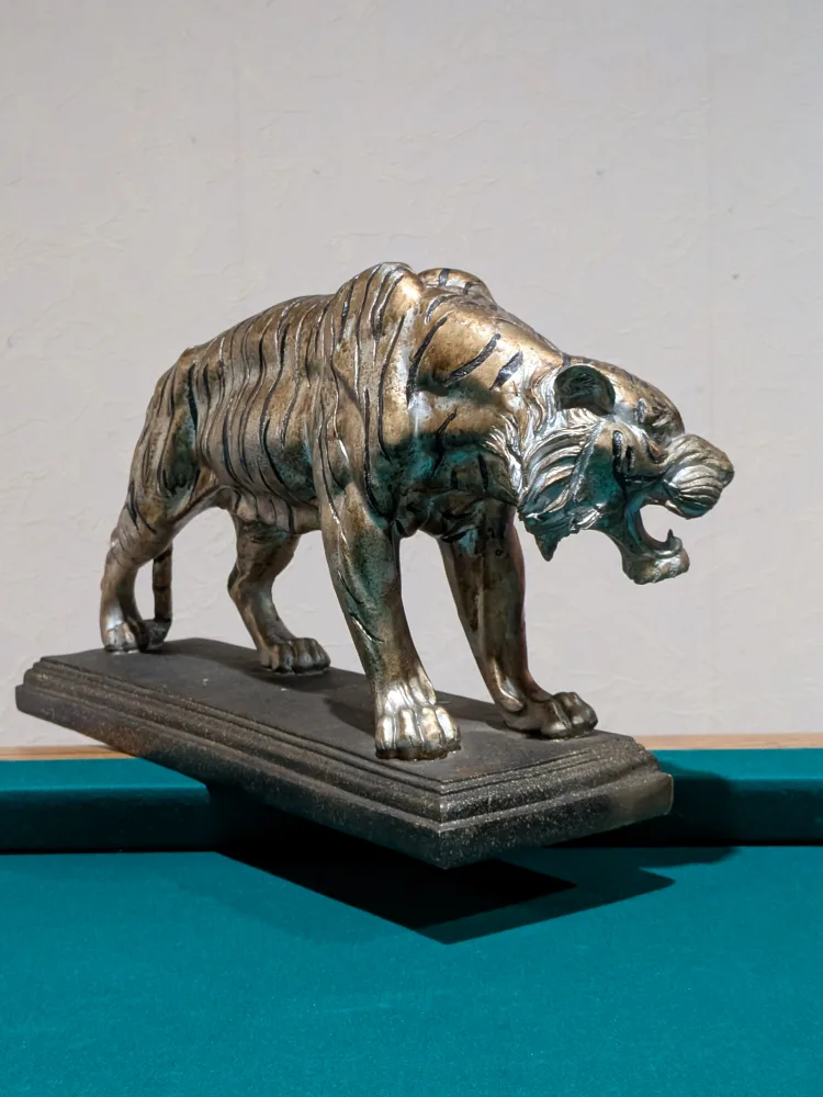 Tiger  Statue image indicator(2)