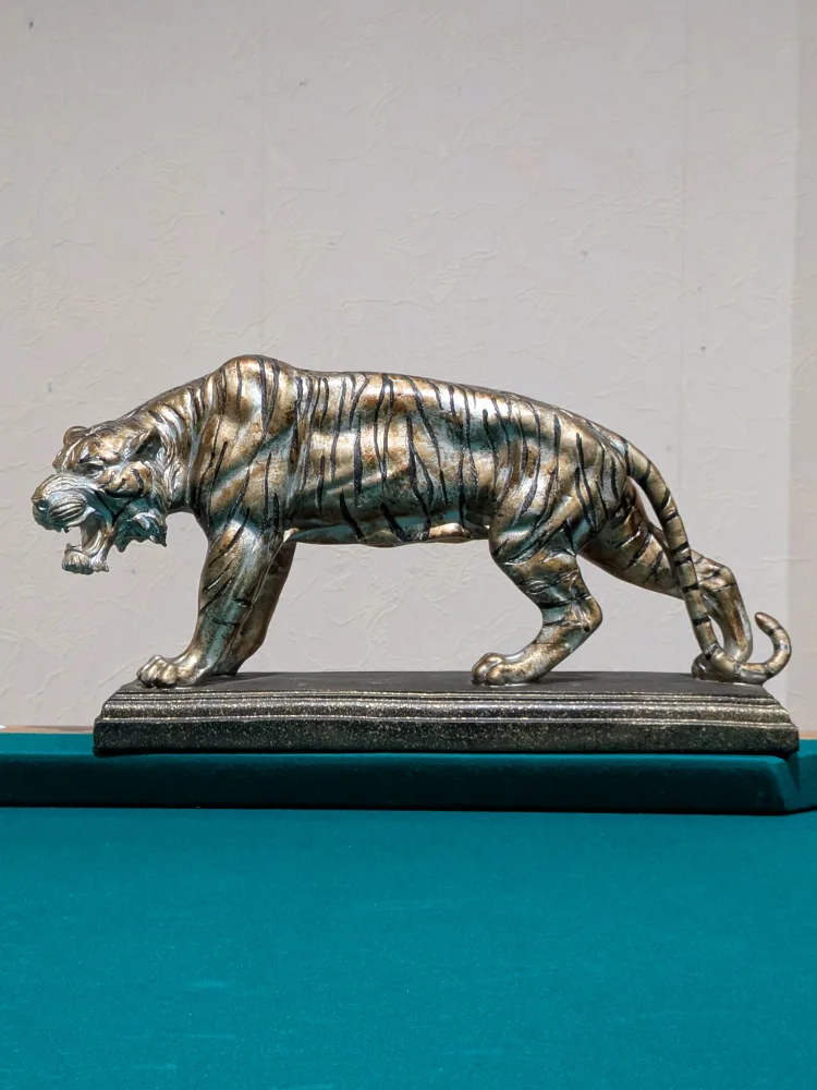 Tiger  Statue image indicator(3)