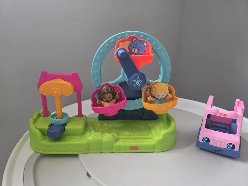 Fisher-Price Little People Carnival Playset - photo 2