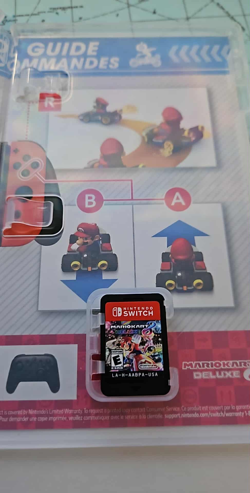 Mario Kart 8 Deluxe - Nintendo Switch Game - photo 2