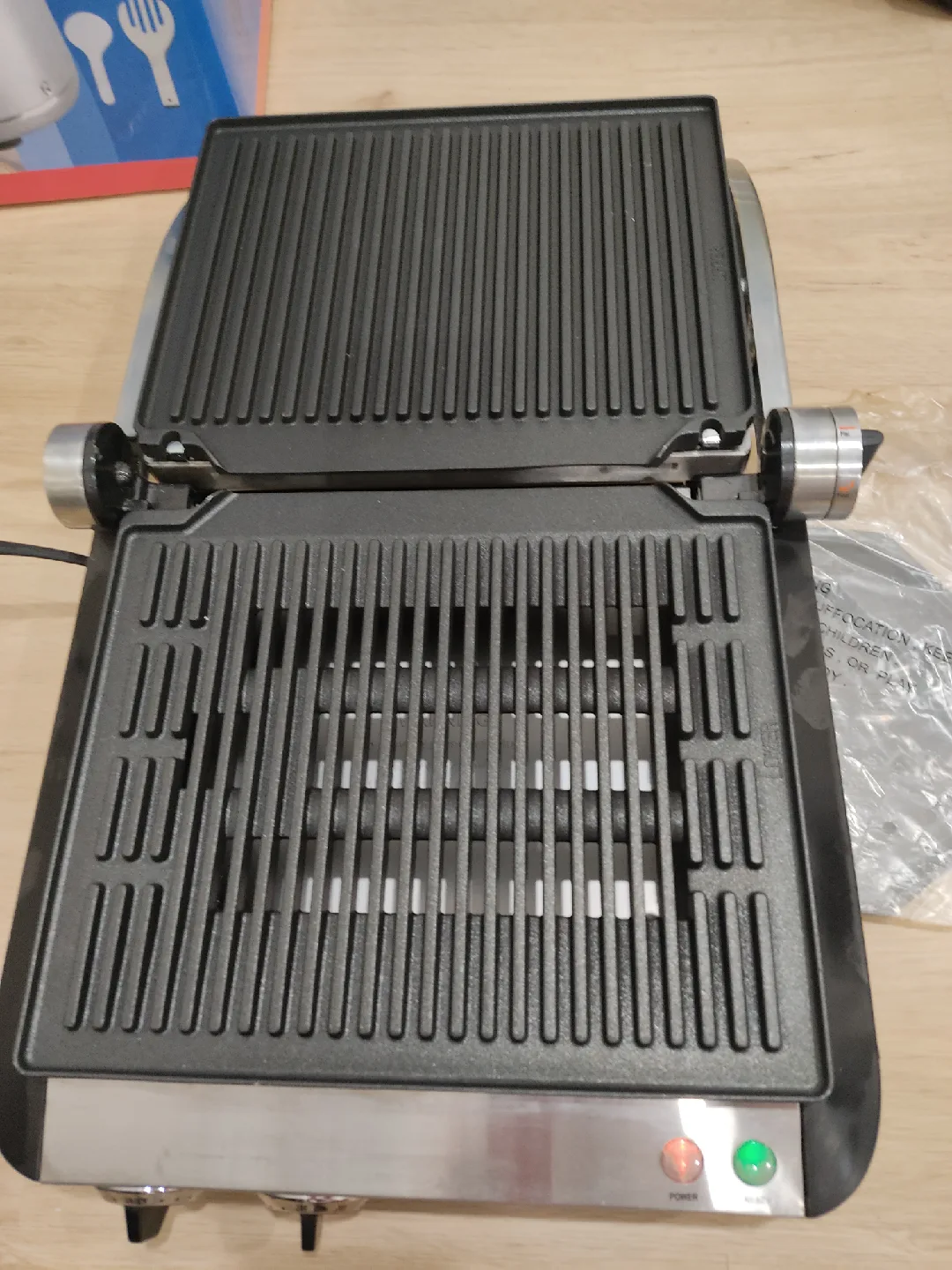 Wolfgang Puck 13-inch Indoor Electric Grill/Griddle image indicator(4)