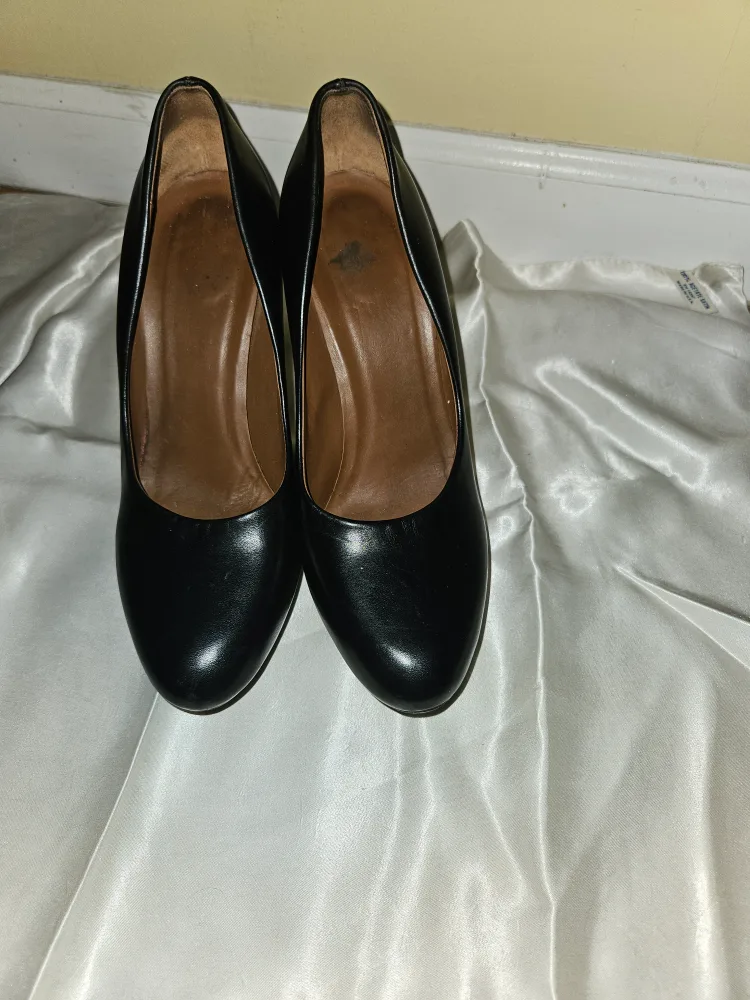 Handmade Italian Black Leather High Heel Platform Pumps image indicator(6)