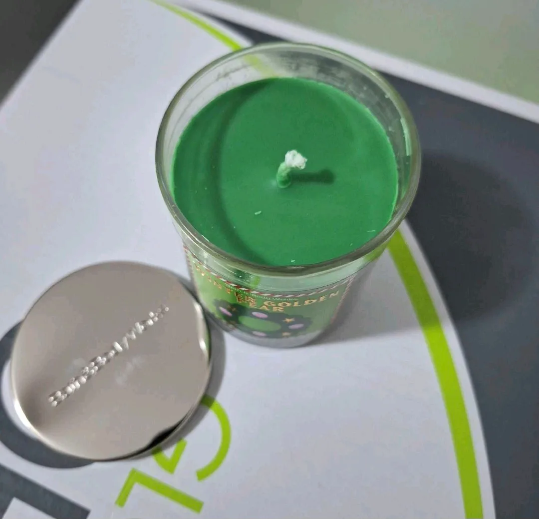 Bath & Body Works Winter Golden Pear Candle image indicator(2)