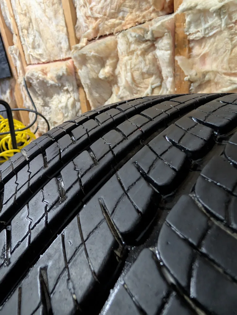(1)-225/40R18 Michelin Primary mxm4 All Season Tire thumbnail