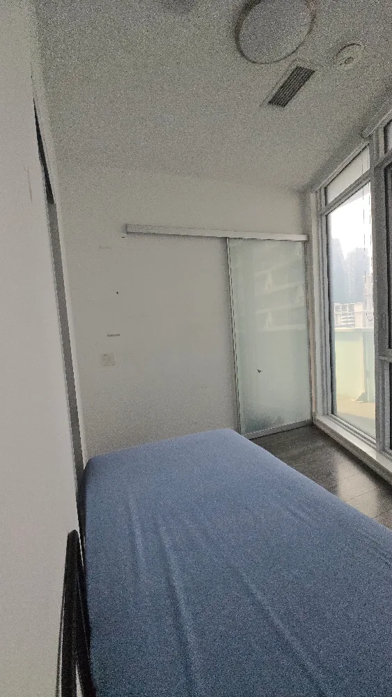 Private Bedroom and Bathroom for rent Downtown (403 Church) image indicator(2)
