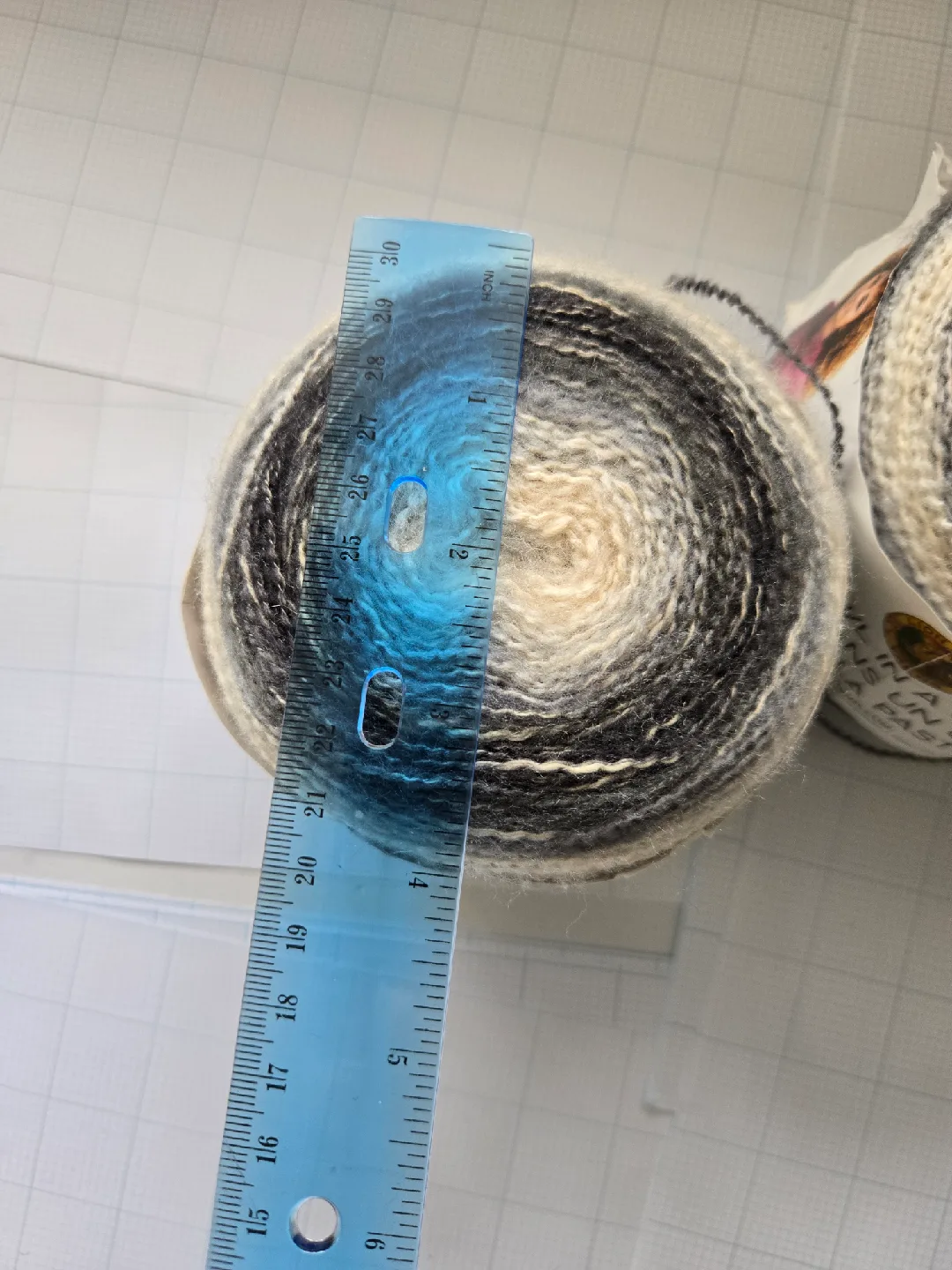 2 balls of yarn : Lion Brand Shawl in a cake 🩶 image indicator(3)