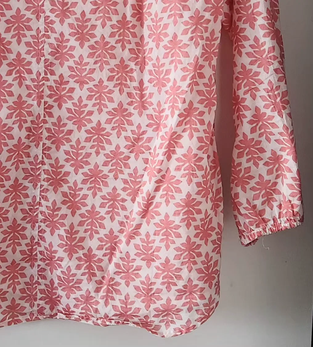 Gap Pink Floral Blouse - Size M image indicator(5)