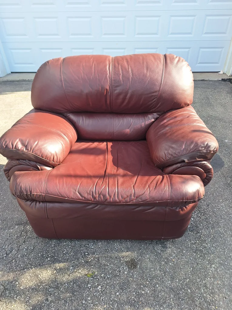 Brown-reddish Leather Armchair thumbnail