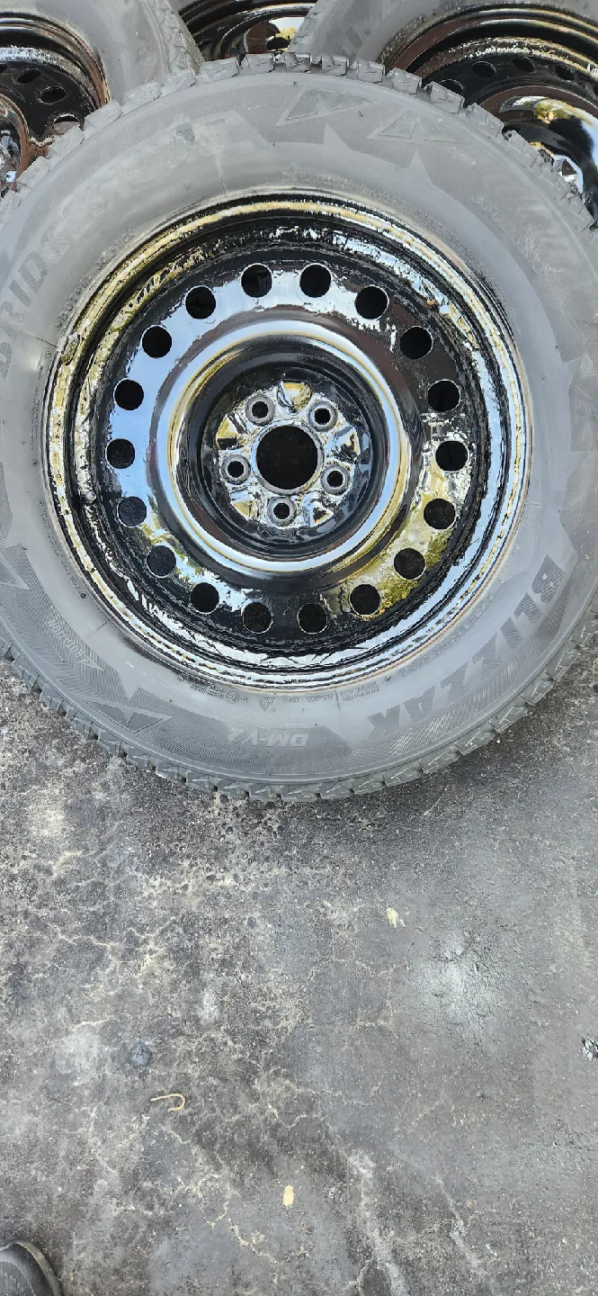 Winter Tires with rims image indicator(6)