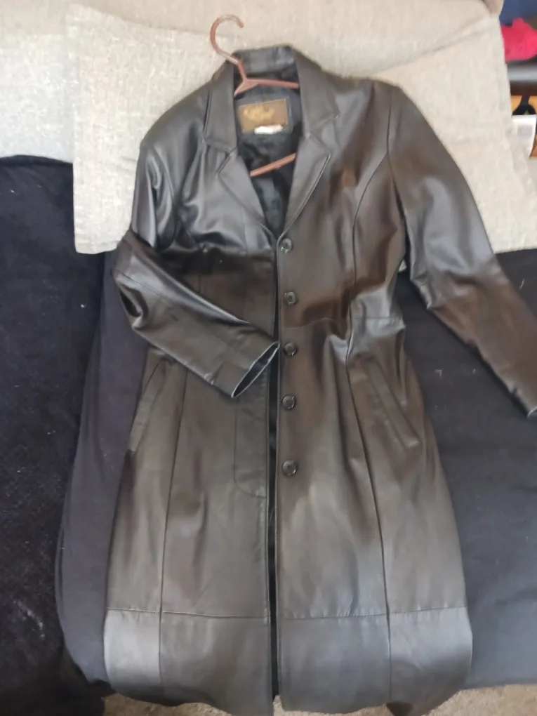 Goldi Ladies Leather Coat - Size M image indicator(2)