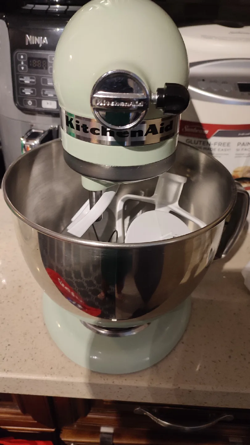 KitchenAid  5 quarts Artisan stand mixer in pistachio colour image indicator(3)