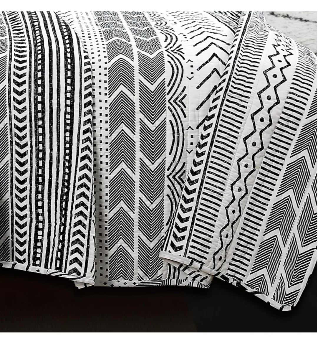 Lush Decor Quilt Bed Spread, King Size image indicator(3)