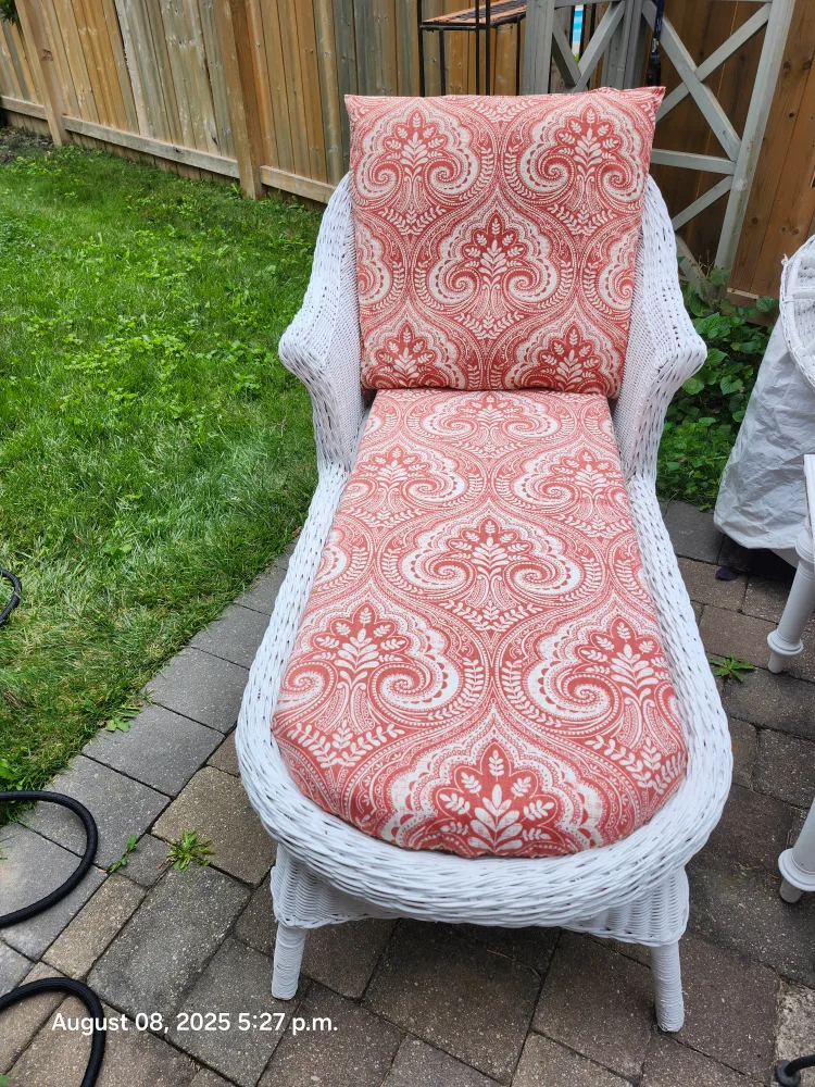 Vintage Wicker Chase Lounge w/Chair with Cushion thumbnail
