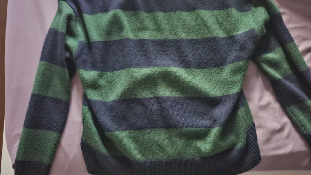 Shein Striped Sweater - Size L image indicator(6)