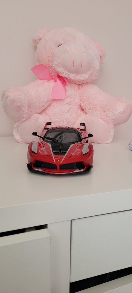 Red Ferrari LaFerrari Model Car