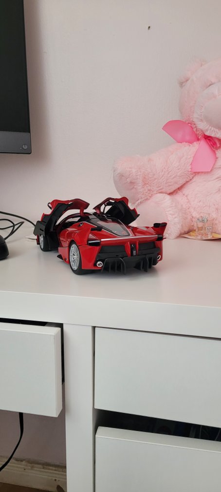Red Ferrari LaFerrari Model Car - photo 5