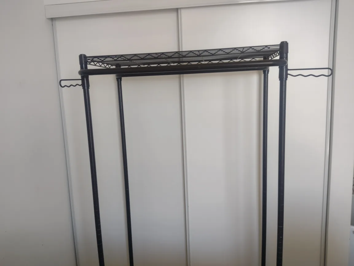 Metal Garment Rack with Wheels image indicator(3)