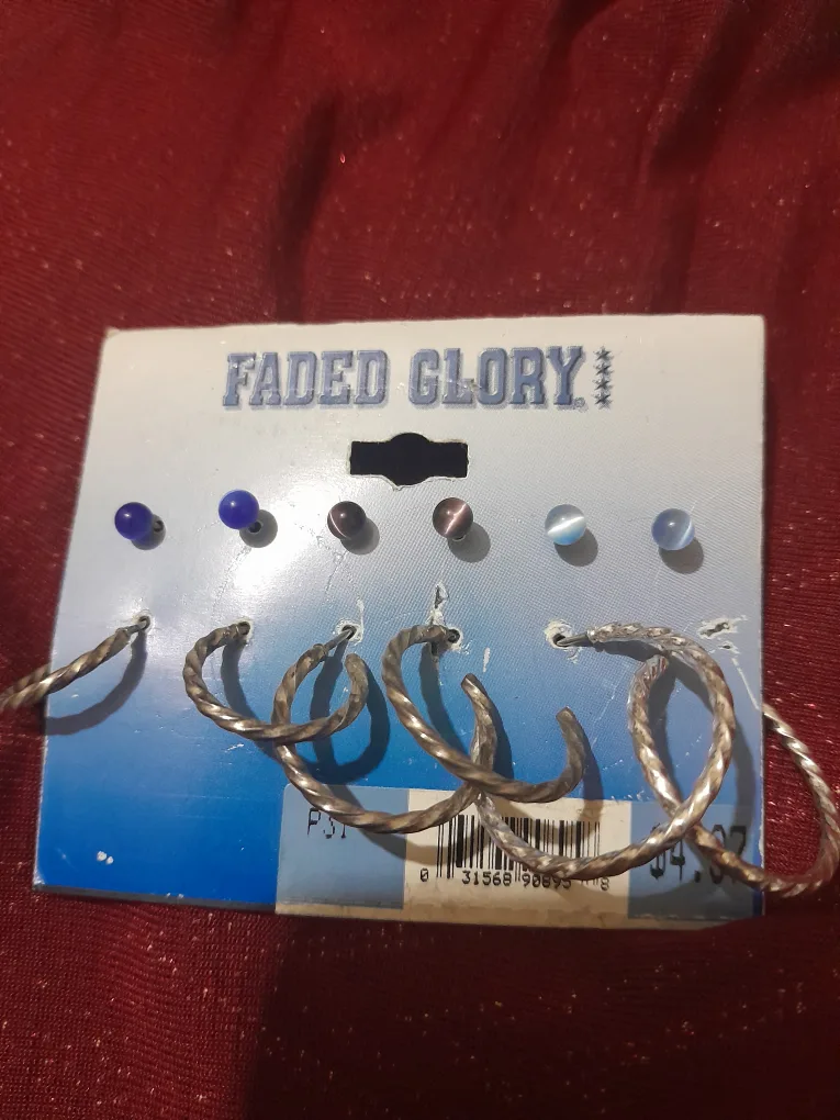 Faded Glory Earring Set thumbnail