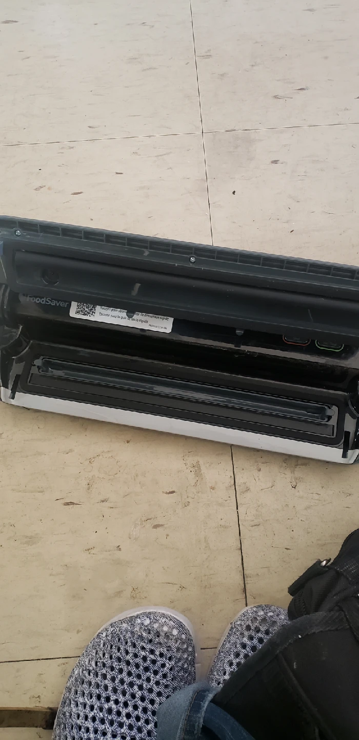 FoodSaver Vacuum Sealer - photo 2