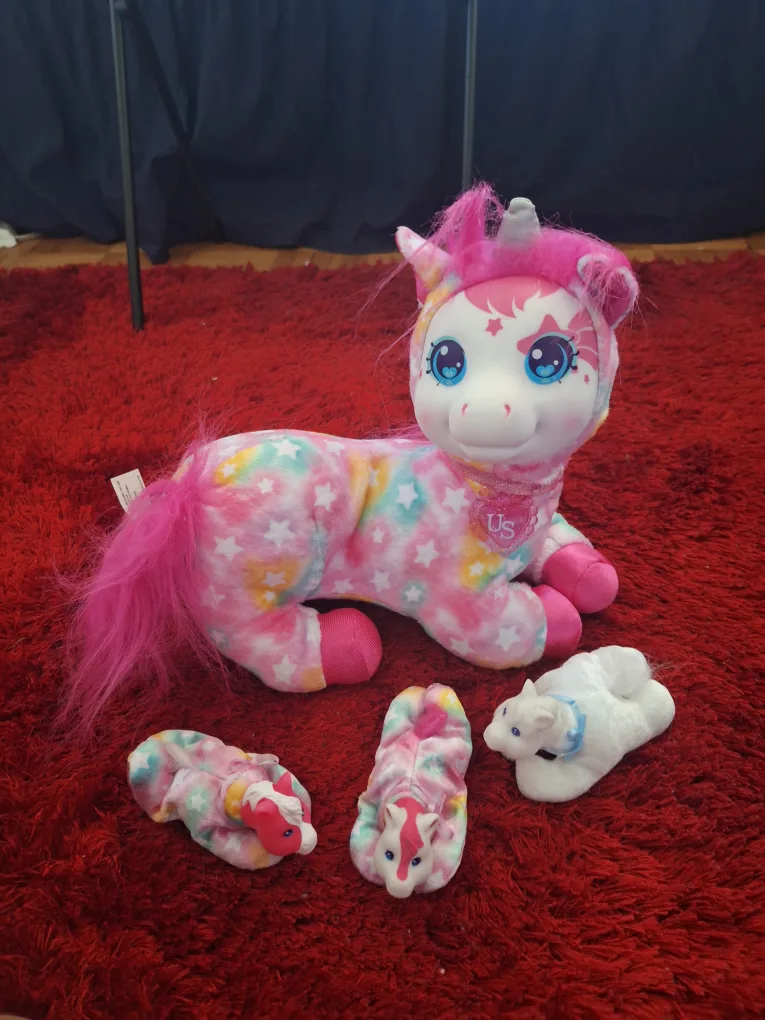 Unicorn Stuffed Animal with Unicorn babies (open box) thumbnail
