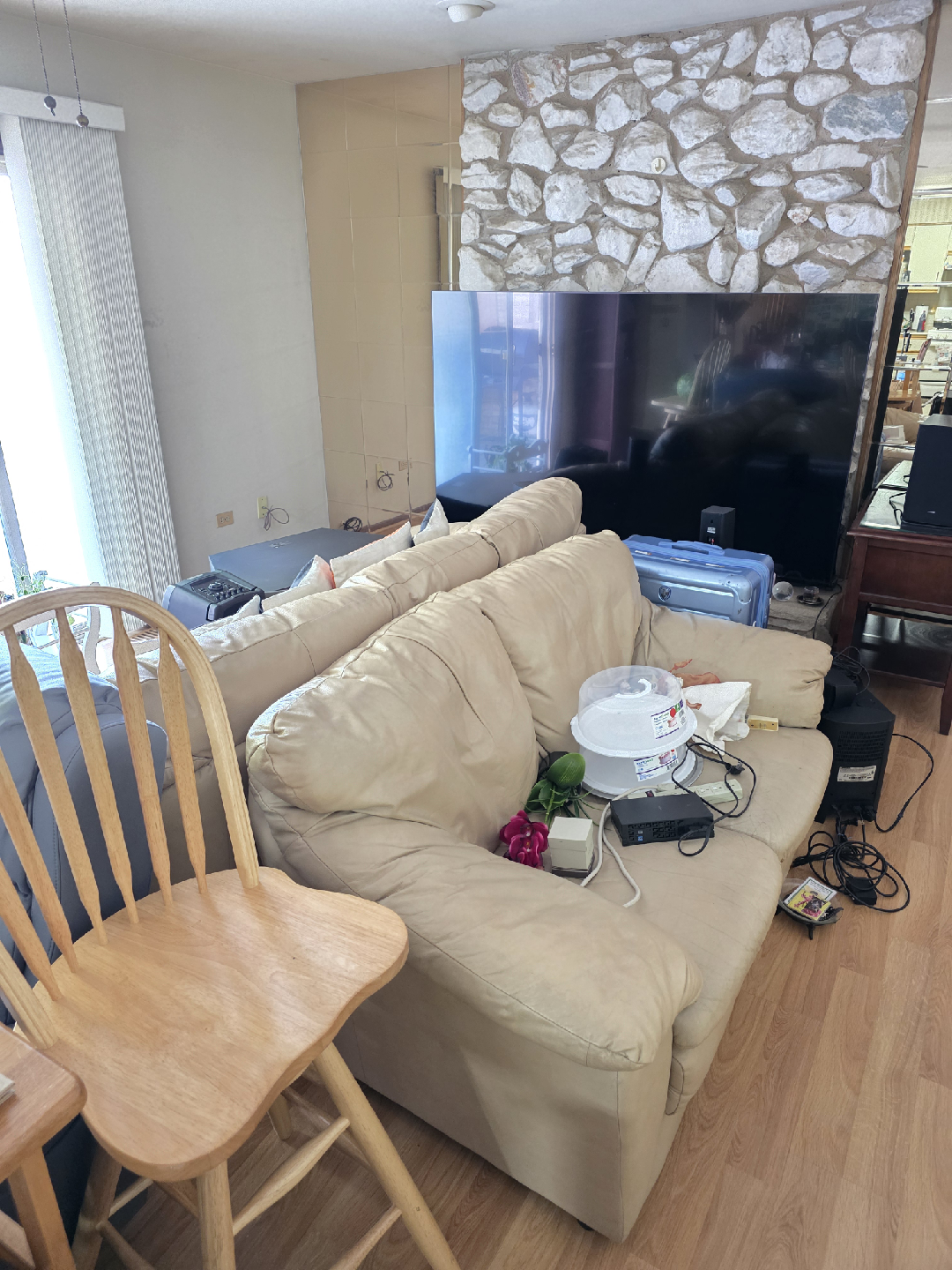 Leather couch - photo 2