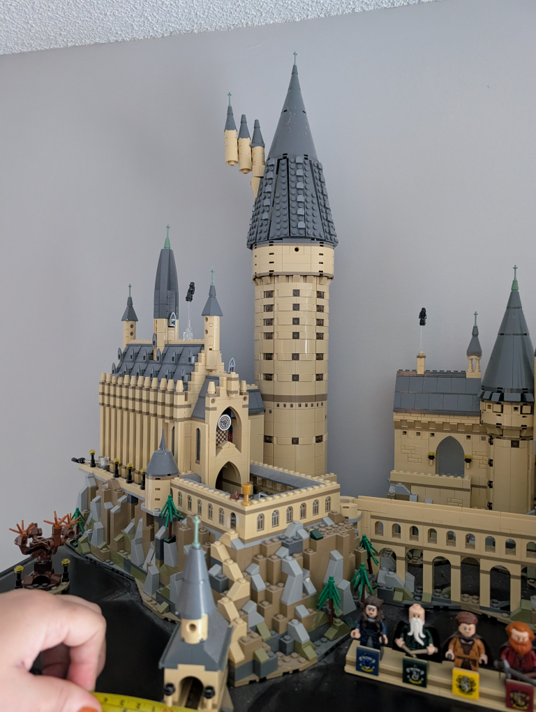 LEGO Harry Potter Hogwarts Castle - photo 4
