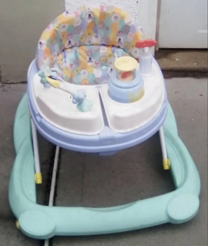 Winny the Pooh Baby Walker thumbnail