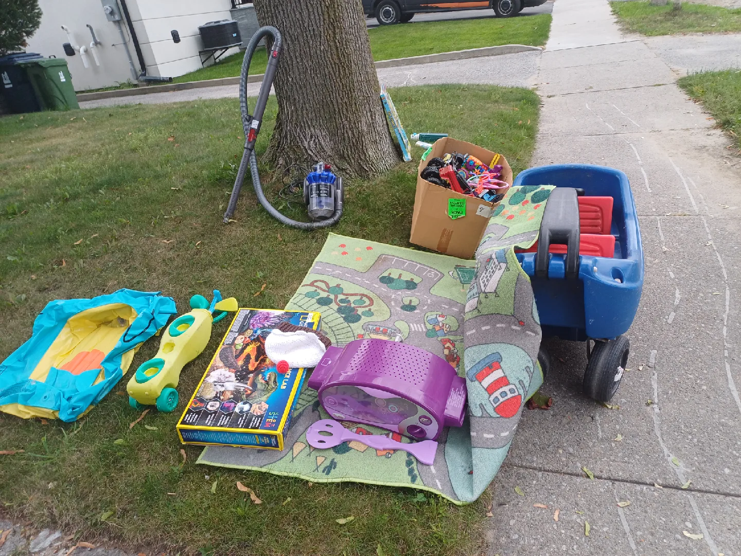 GARAGE SALE thumbnail