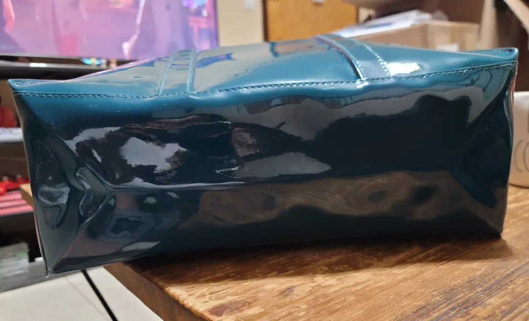 Green Patent Faux Leather Tote Bag image indicator(3)