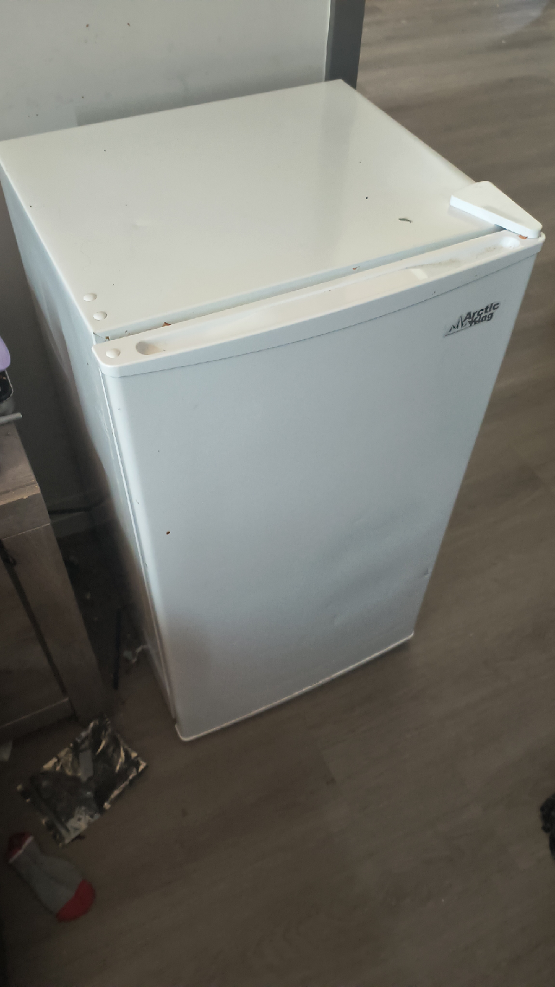 Arctic King mini fridge