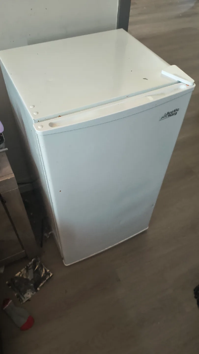 Arctic King mini fridge