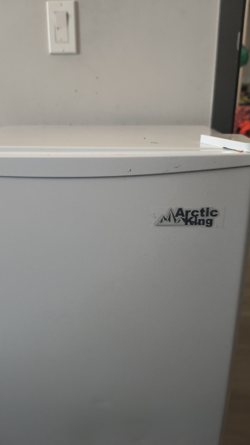 Arctic King mini fridge - photo 2