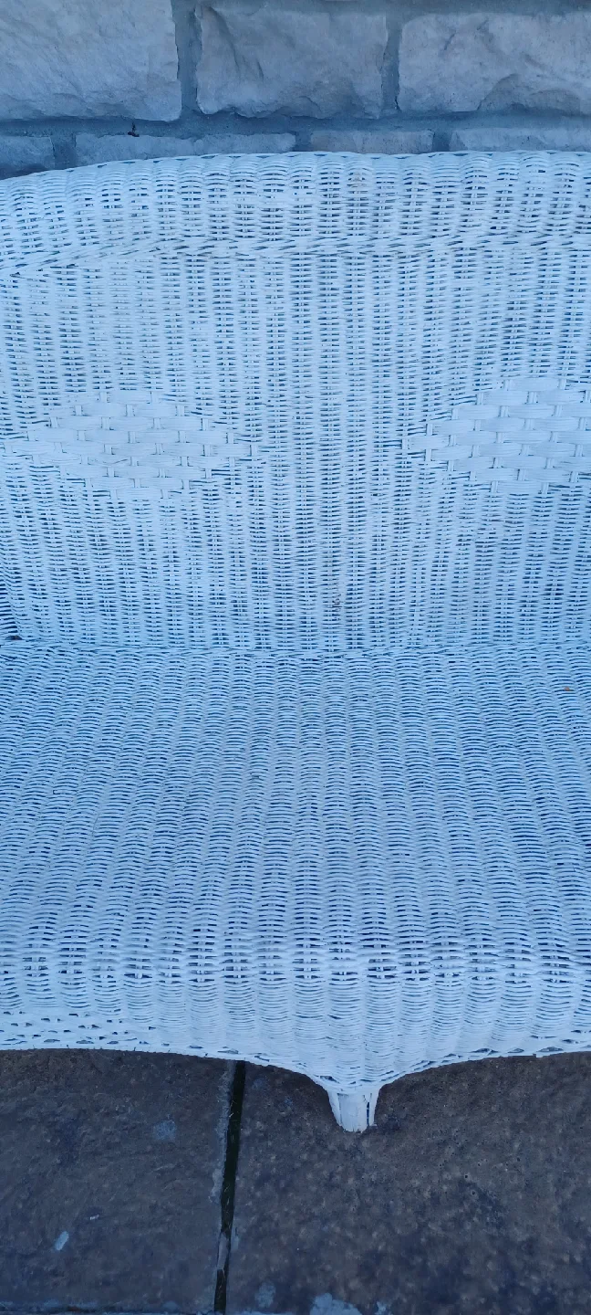 White Wicker Loveseat Bench image indicator(6)