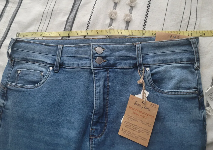 Suko Jeans Size 14 - High Waist Sustainable Denim image indicator(10)