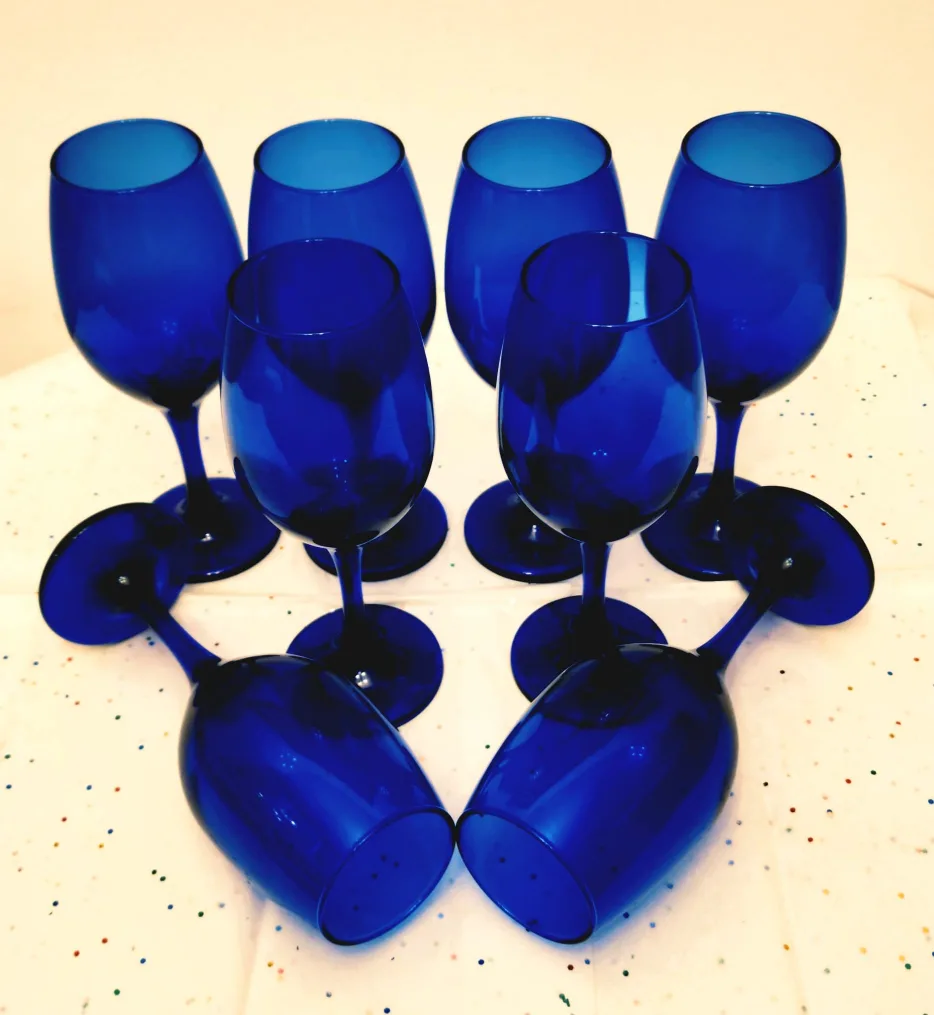 Set of 8 Vintage Cobalt Blue Wine Glasses image indicator(2)