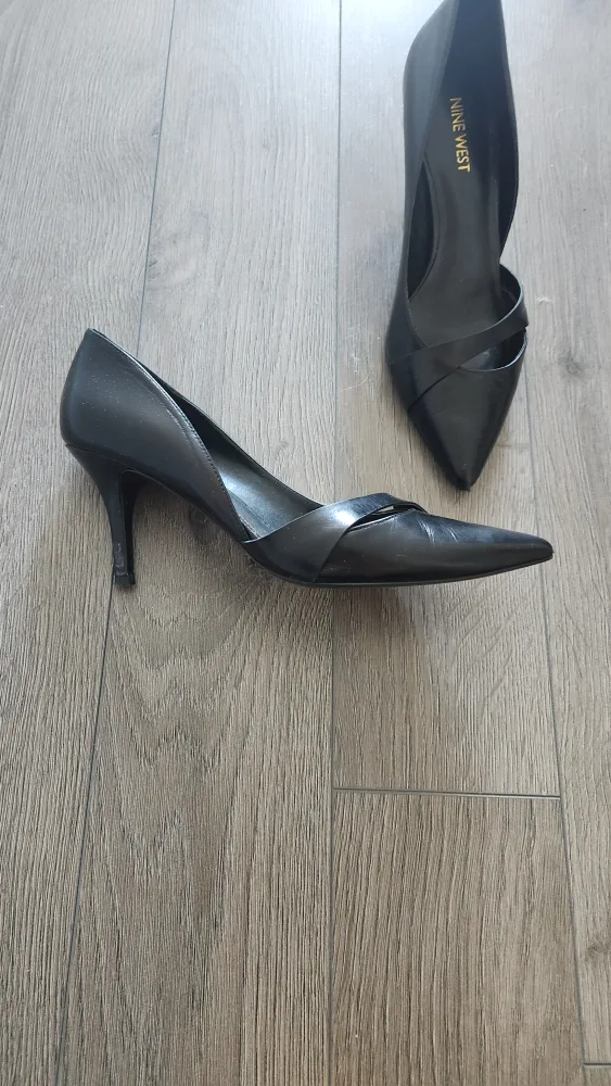 Nine West Black Heels - Size 8 image indicator(2)
