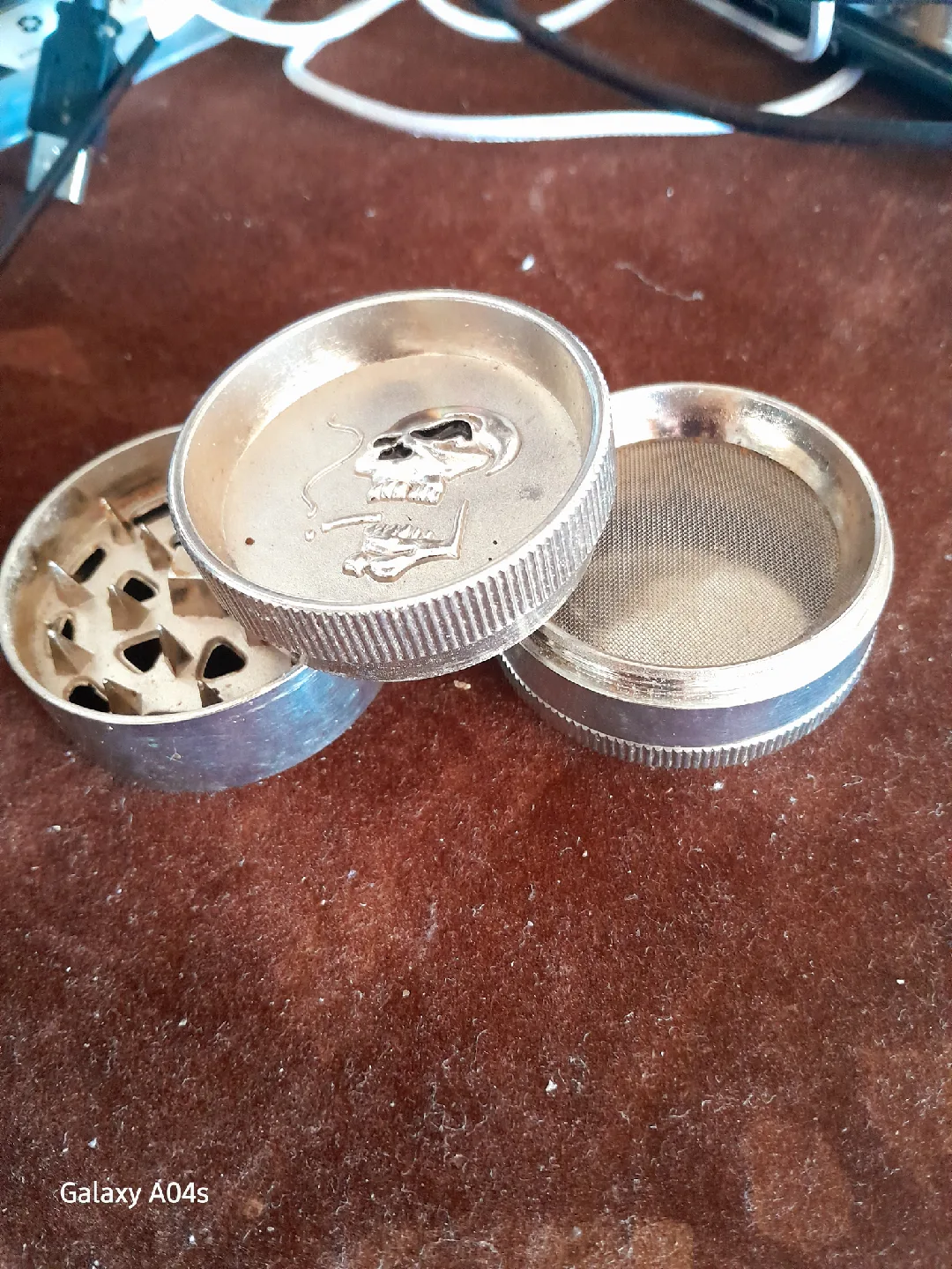 a gadget to grind marijuana, keaves image indicator(4)