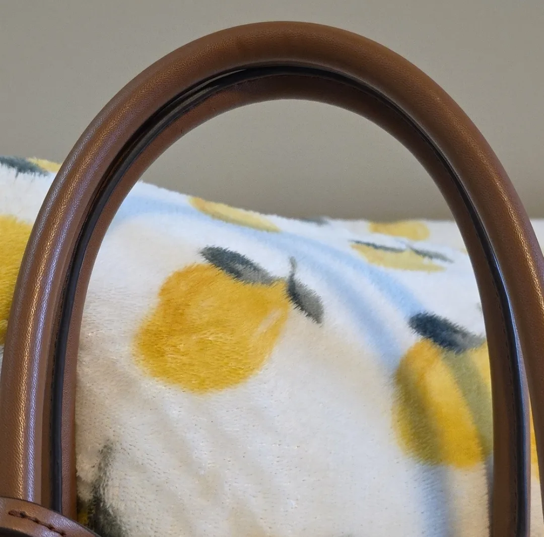 Michael Kors Large Tote Bag image indicator(6)