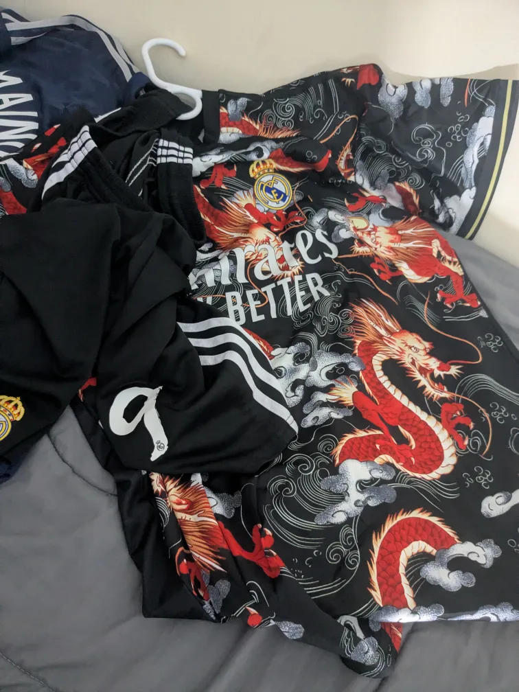 Real Madrid Mbappe #9 Dragon Jersey - XXL image indicator(7)