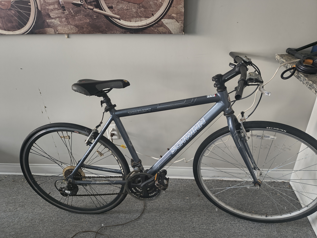 Schwinn tourist hybrid