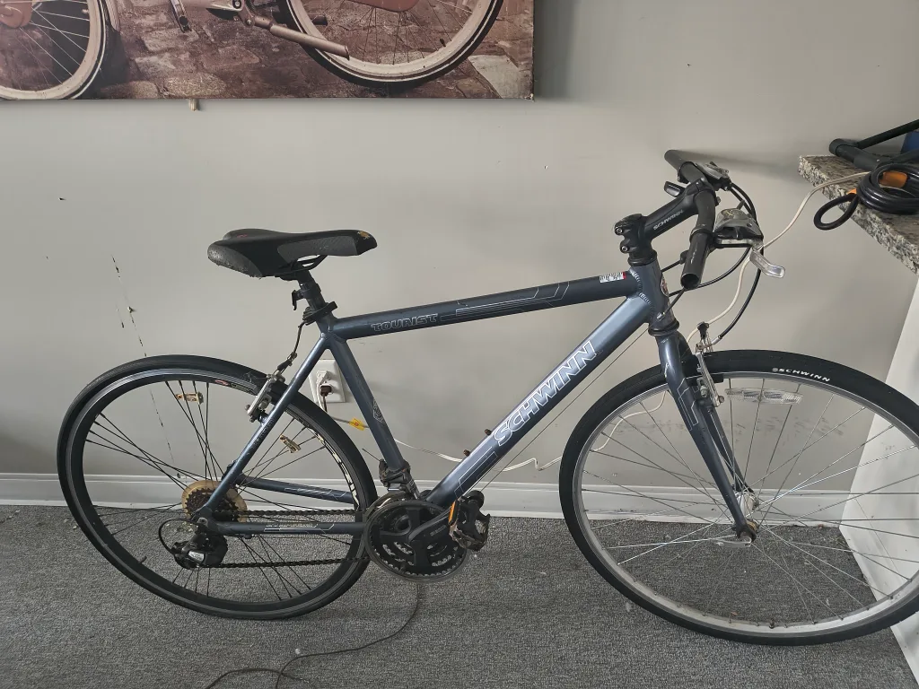 Schwinn tourist hybrid thumbnail