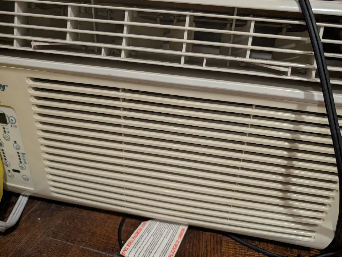 moving sale - Window Air Conditioner image indicator(4)