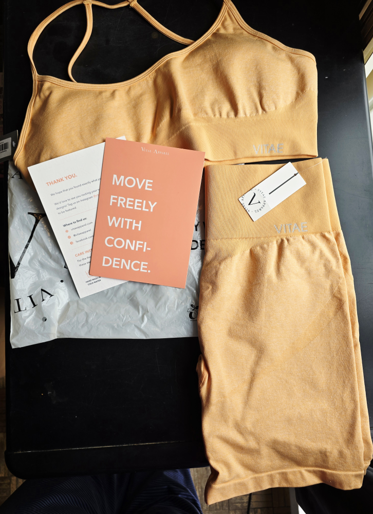 New Vitae Apparel Set