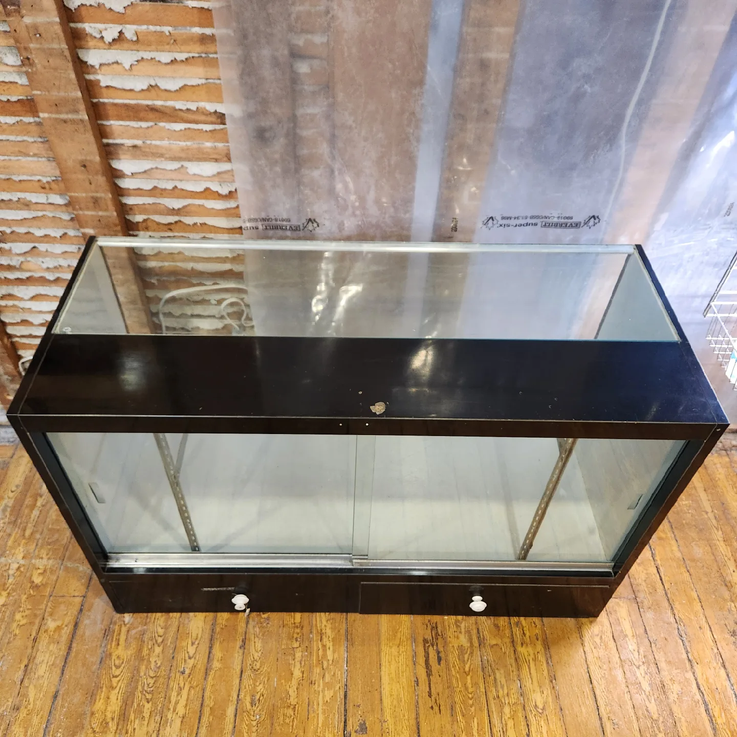 🥕FREE Display Cabinet - LOCATION in description image indicator(2)