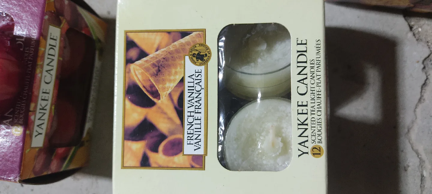 Yankee Candle Scented Tea Light Candles - Assorted Scents image indicator(6)